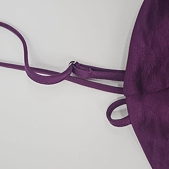 Express Croppped Top in Purple Satiny Fabric w Adjustable Strap - Picture 4 of 7